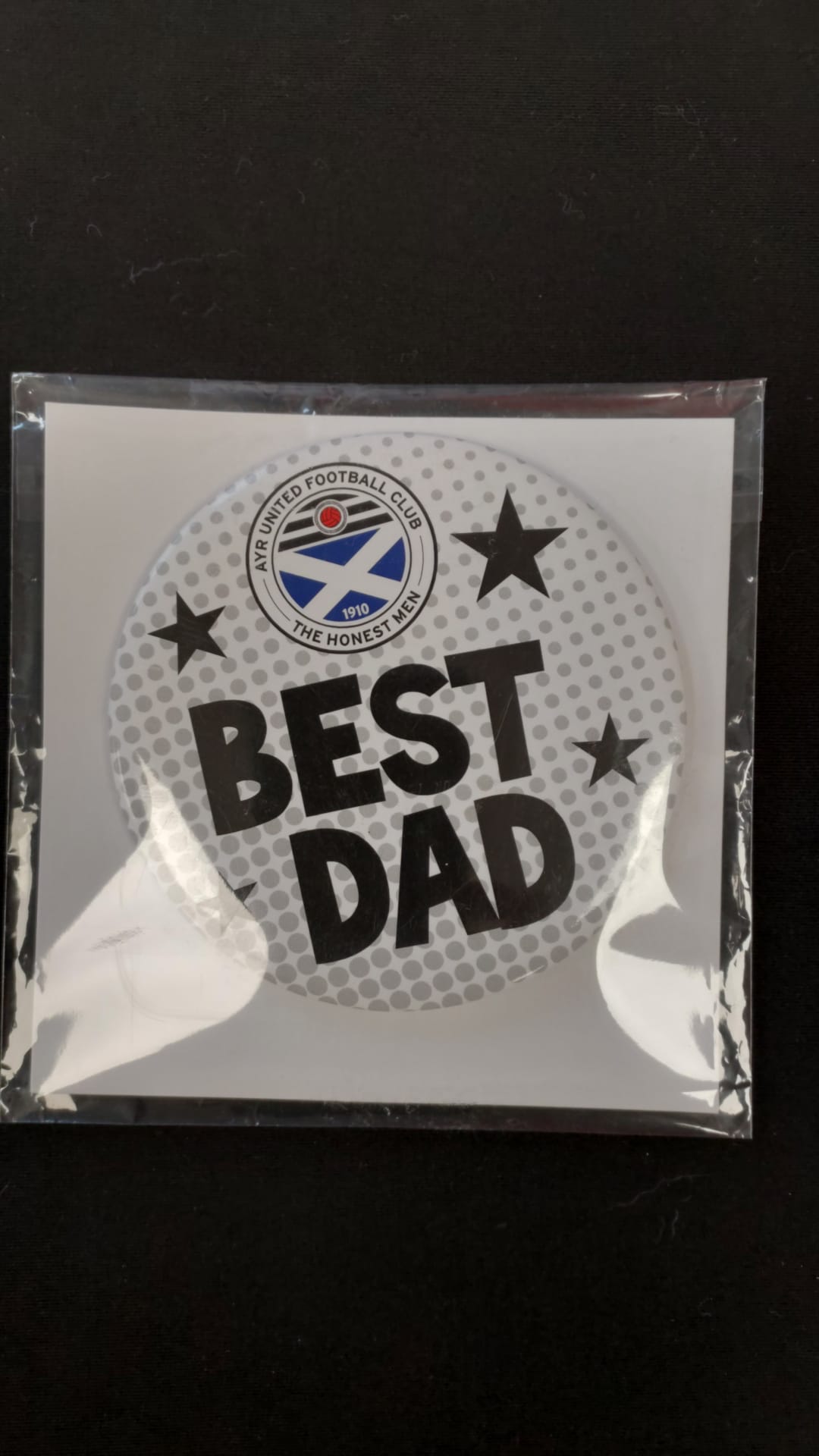 Oversized Best Dad Badge