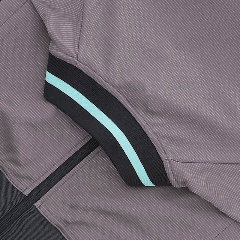 26/27 Youth Travel Zipper